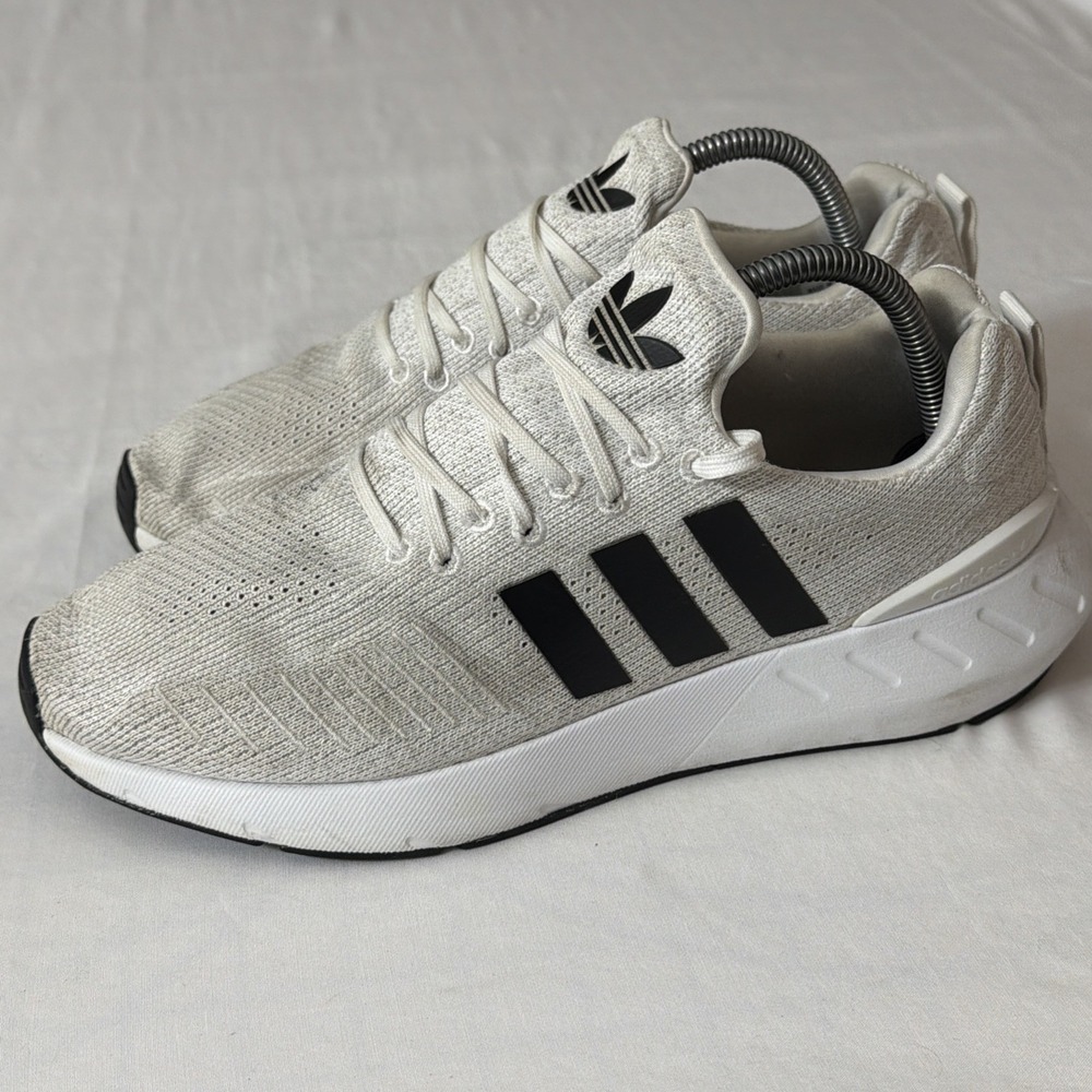 Adidas Men's Swift Run 22 Running Shoes Sneakers White Size 8.5 Gym Fitness Yoga